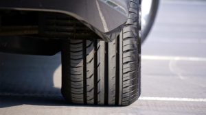 perle Långiver berolige Service på bilens dæktryk og dækmønster | fixminbil